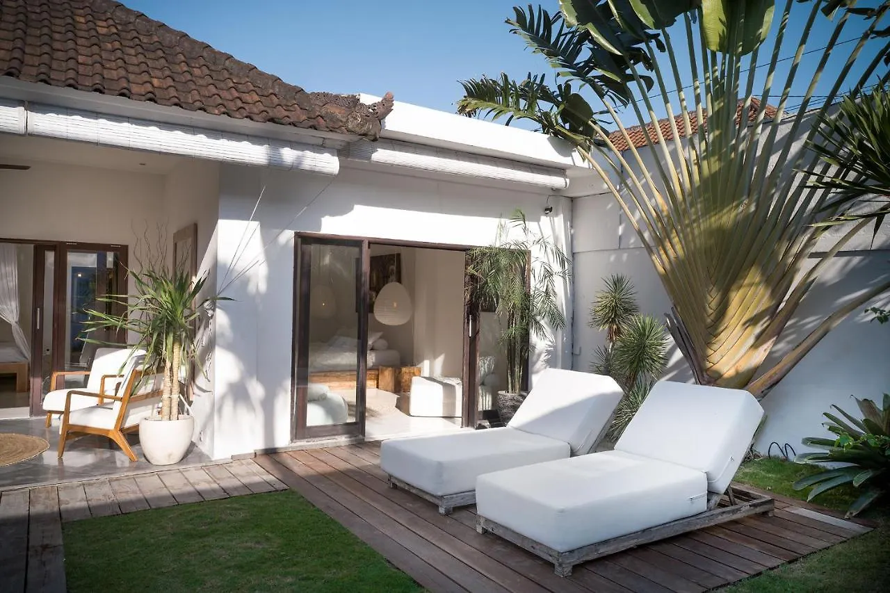Tropical 3Bdr Poolvilla In Heart Of Seminyak Villa